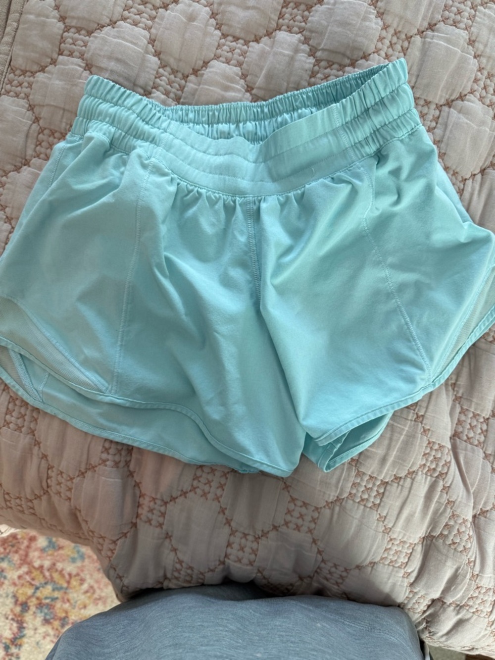 Lululemon hotty hot shorts size 4